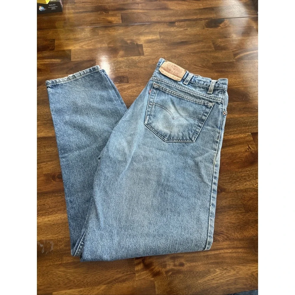 Vintage Levi's 550 Relaxed Fit Tapered Leg Jeans 40x34 Medium Wash Denim Mens